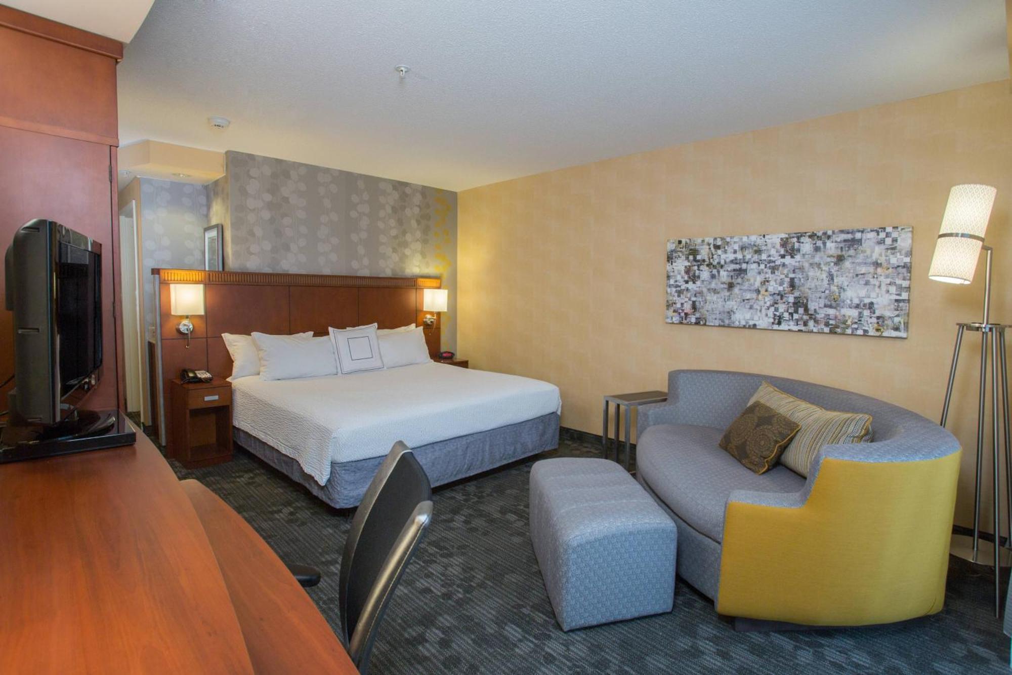 Courtyard Boston Raynham Hotel Exterior foto